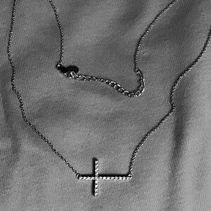 Silver necklace with diamond cross